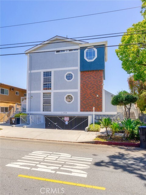 Primary Photo - 1706 Grismer Ave