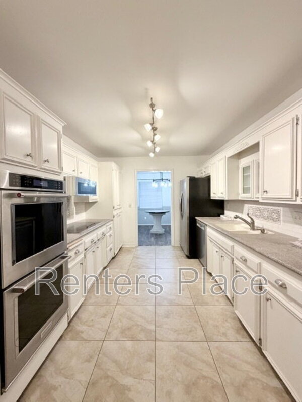 Building Photo - 6310 S 72nd E Pl