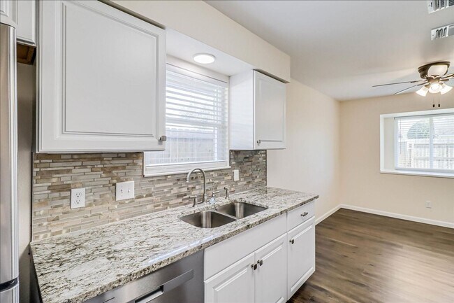 Building Photo - 7314 Ottawa Cir