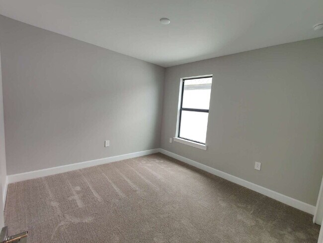Building Photo - 6211 Baywood Ct