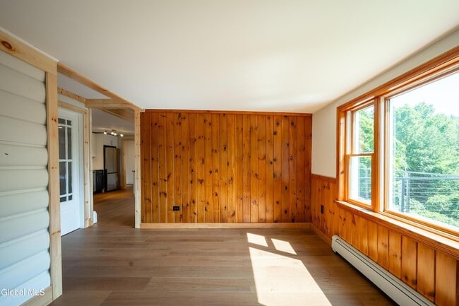 Building Photo - 871 Trout Lake Rd
