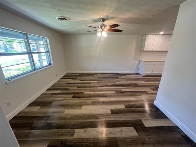 Building Photo - 1501 W Chestnut St