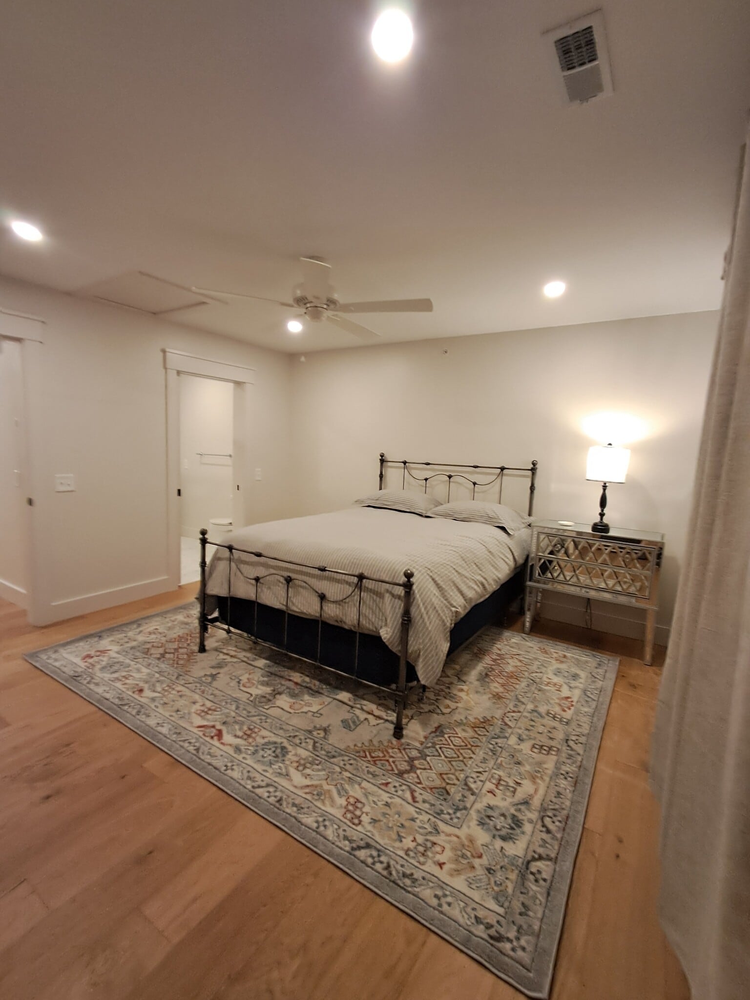 Building Photo - 224 Ivy Ter