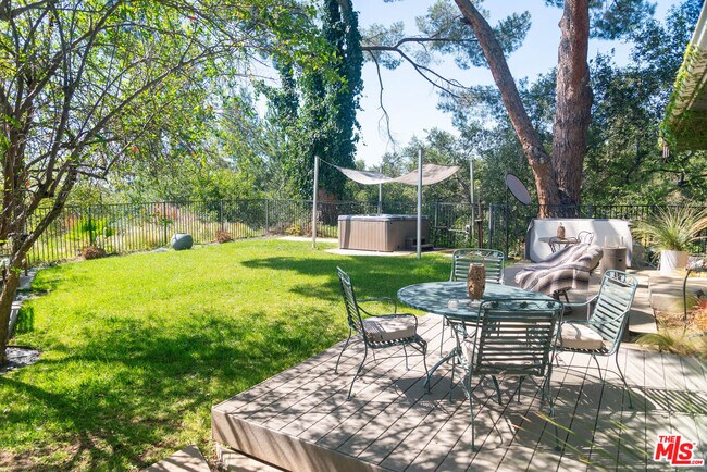 Building Photo - 1070 Norumbega Dr