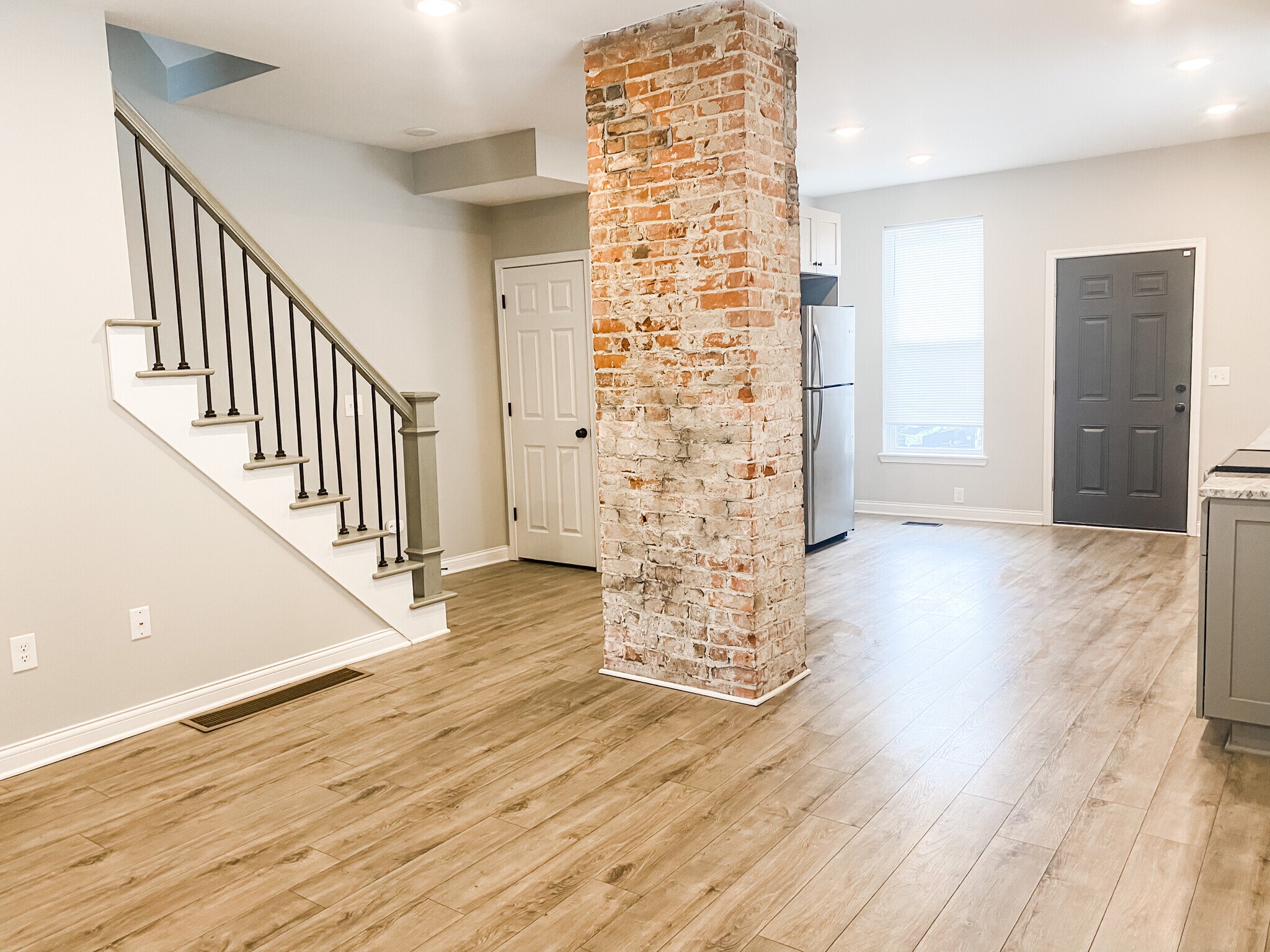 Dining room - 215 Avondale Ave
