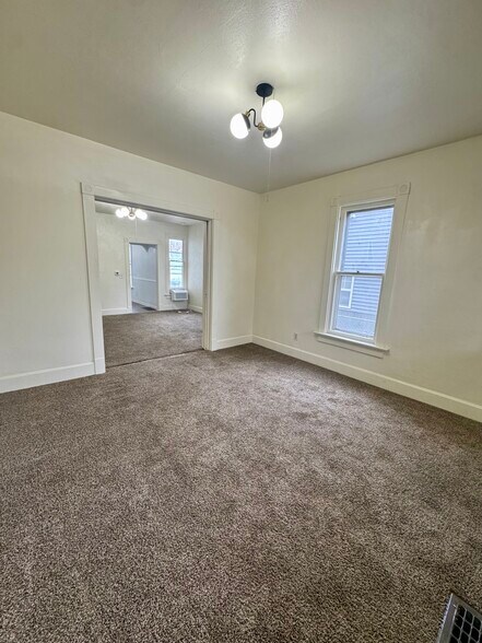 Building Photo - 2325 McKinley Ave