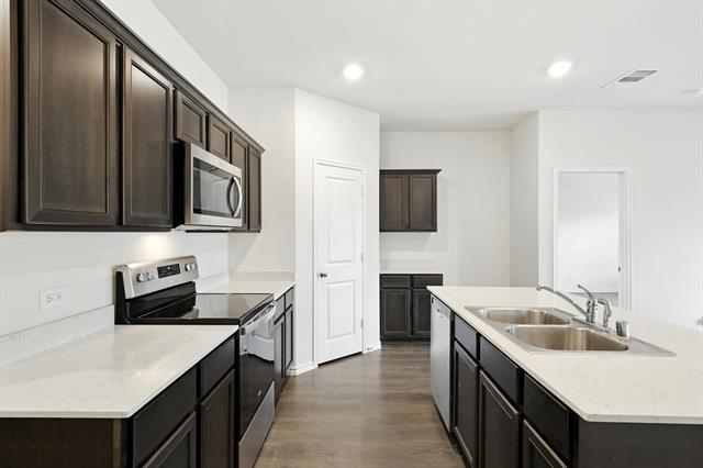 Building Photo - 11112 W Pond Dr