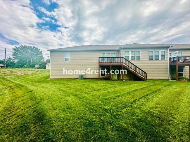 Building Photo - Ranch Style Home w/ Updated Kitchen, including SS Appliances and Granite Counters Plus a Large Un...