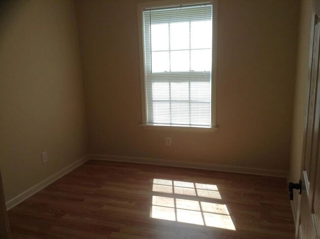 Building Photo - 1501 Chickasaw Rd