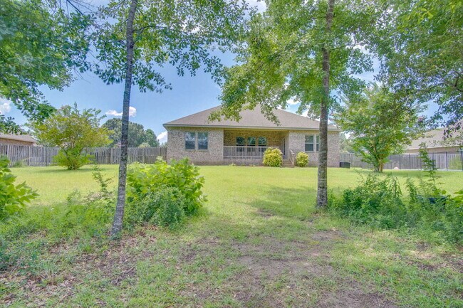 Building Photo - Spacious 4BR Pool Home with Modern Upgrade...
