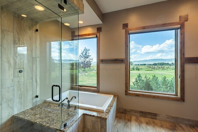 Building Photo - Ranch home in Kamas