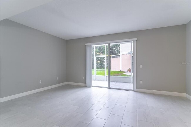 Building Photo - 2045 Grand Oak Dr