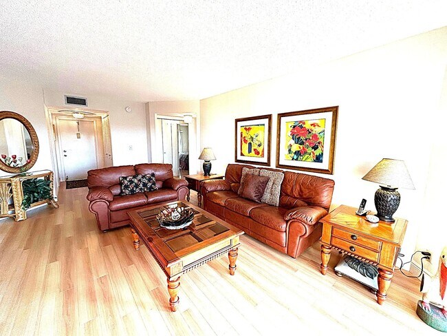 Building Photo - 3951 Via Poinciana