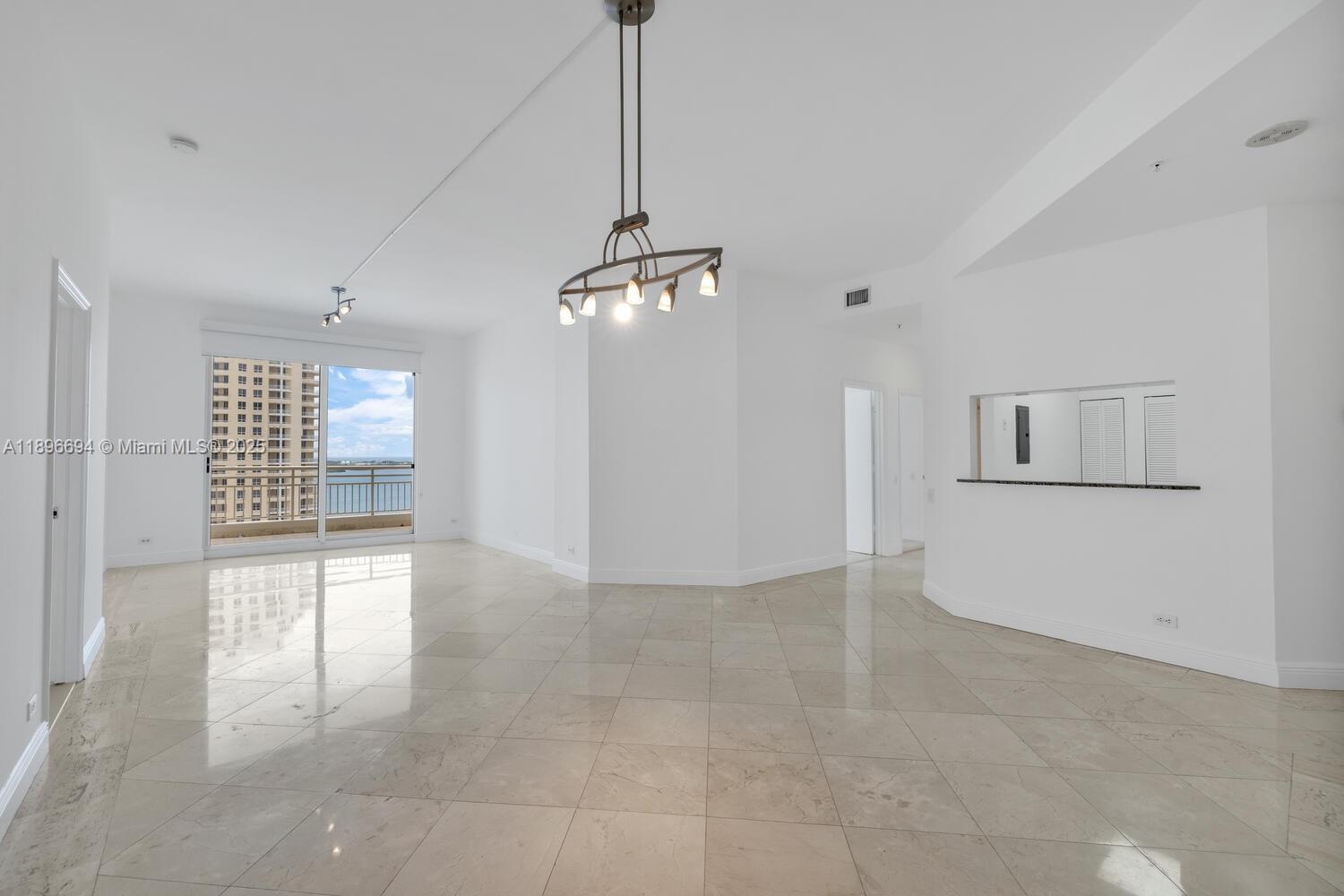 Building Photo - 888 Brickell Key Dr