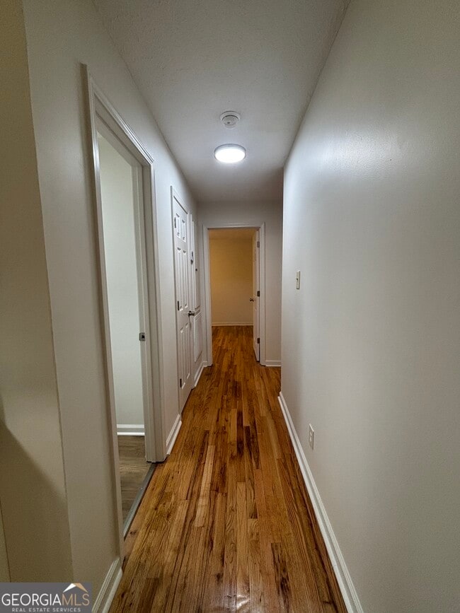 Building Photo - 1015 Highland Ave