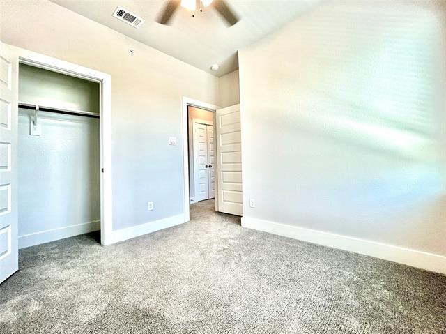 Building Photo - 1830 NE Green Oaks Blvd
