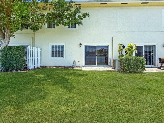Building Photo - 4102 Emerald Vista