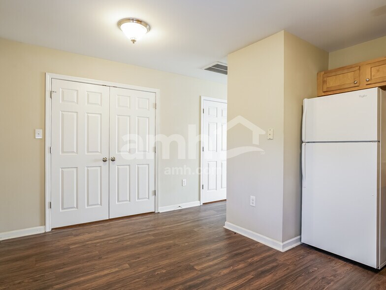 Building Photo - 67 Wolf Creek Ln
