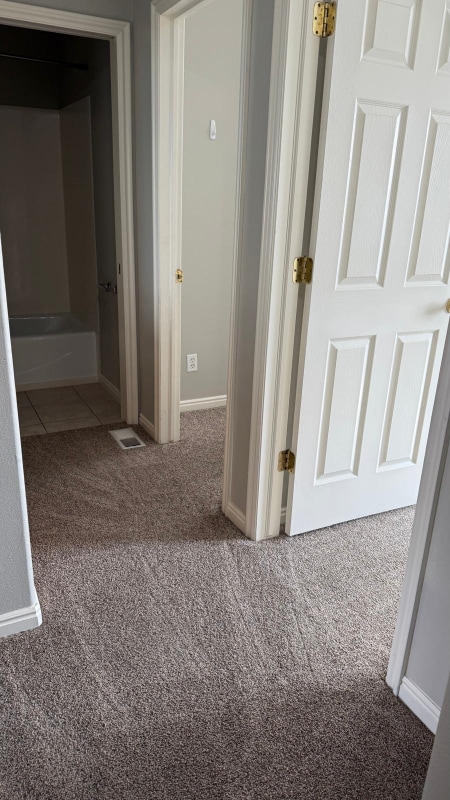 Building Photo - 365 E 760 N