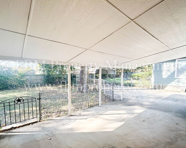 Building Photo - 105 Sunset Cir