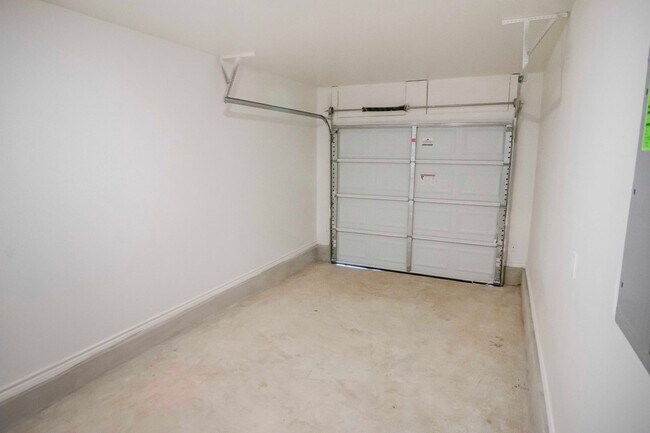 Building Photo - P2-1261 Lehmann Drive Copperas Cove, TX 76522