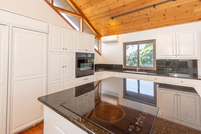Building Photo - Iconic A-Frame Encinitas 4 Bed + Studio Sp...