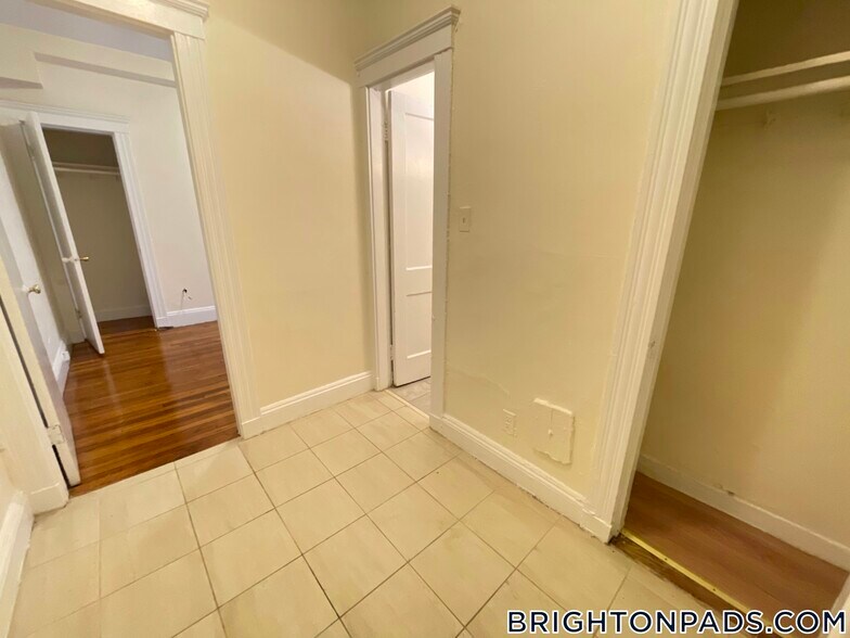 Building Photo - 127 Washington St