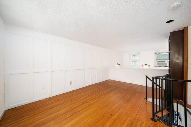 Building Photo - 1314 Hudson St