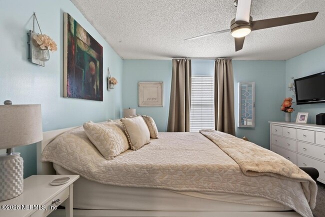 Building Photo - 805 Old Bridge Rd