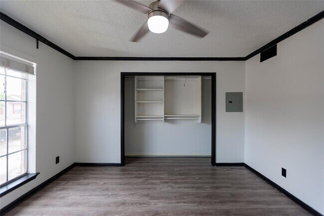 Building Photo - 2120 El Paseo St