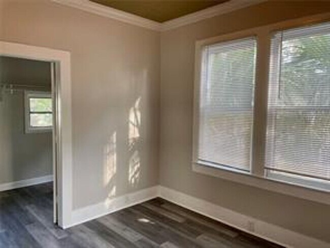 Building Photo - 2 Bedroom / 1 Bath Sanford Apartment Avail...