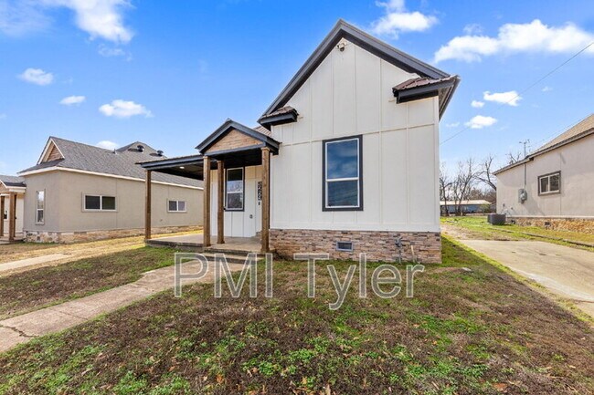 Building Photo - 1259 Bonham St