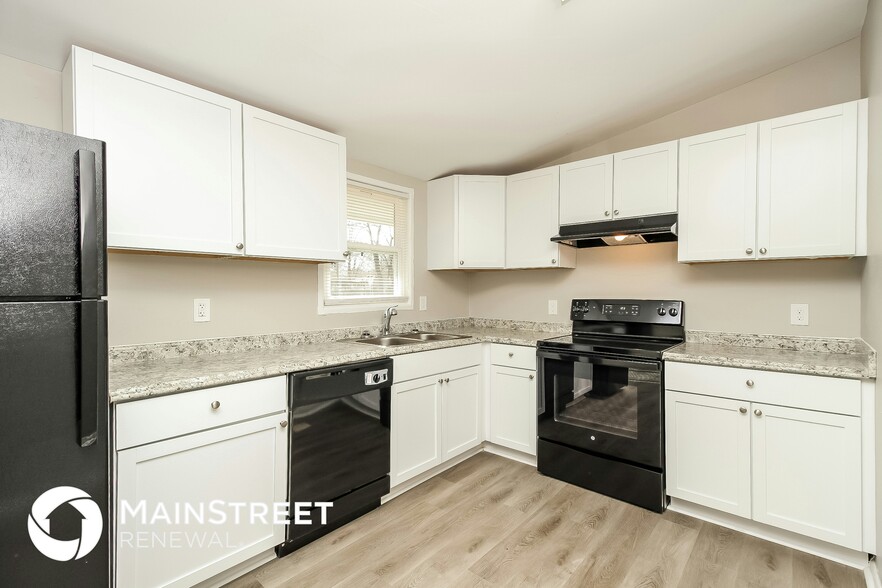 Building Photo - 8501 E 92nd St