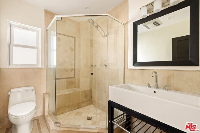 Building Photo - 1344 N Crescent Heights Blvd