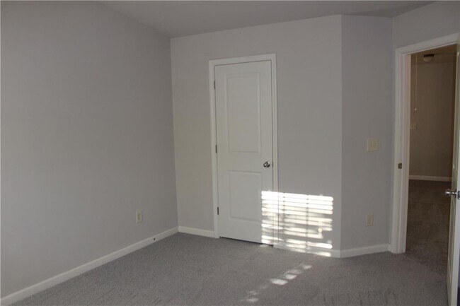 Building Photo - 4945 Ducote Trail