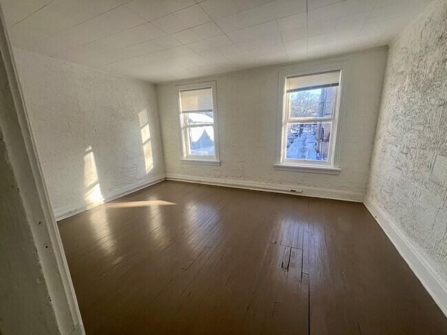 Building Photo - 26 N 16th St