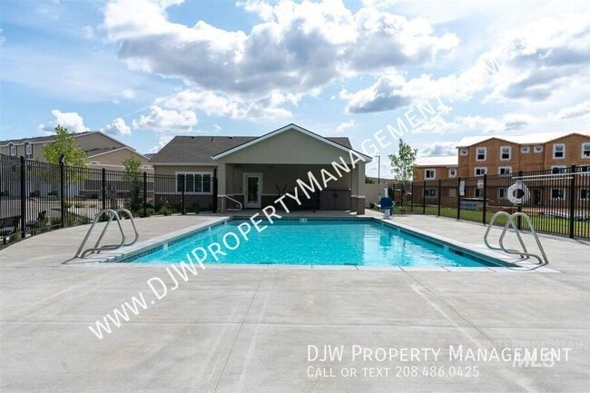 Building Photo - 3715 N Centrepoint Way