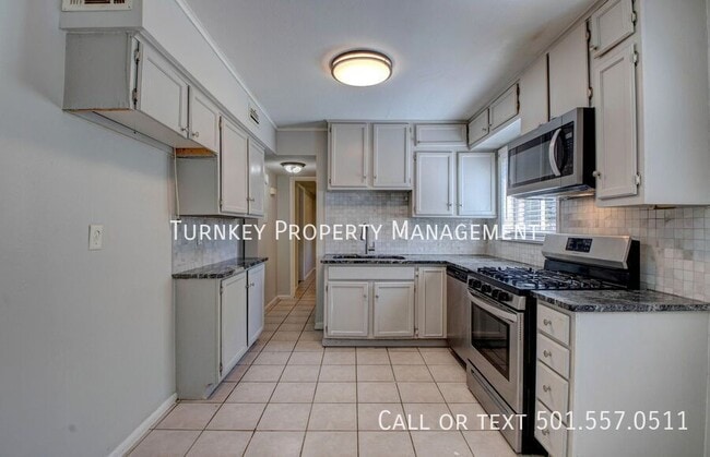 Building Photo - 7 Fairbrook Dr