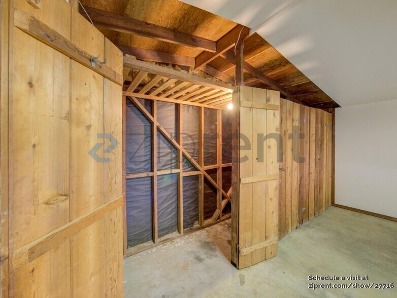 Building Photo - 25970 Canada Dr