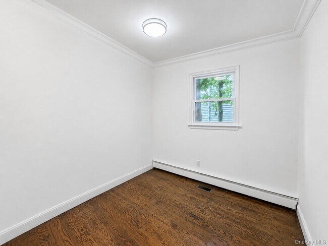 Building Photo - 40 Edgewood Rd