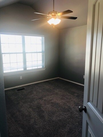 Building Photo - 2809 W Blackstone Crossing