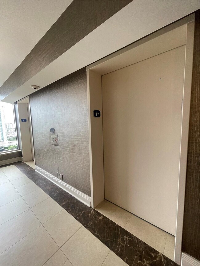 Building Photo - 19101 NE 36th Pl