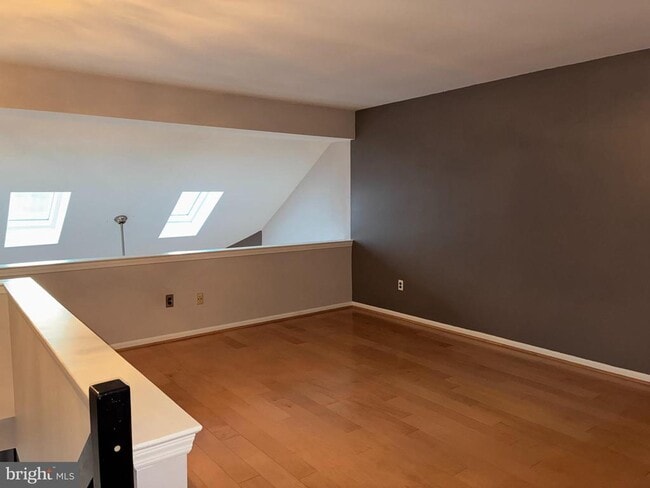 Building Photo - 213 Park Pl Dr