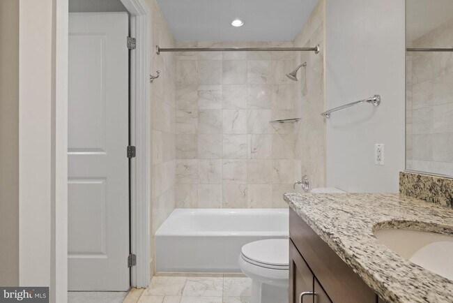Building Photo - 8220 Crestwood Heights Dr