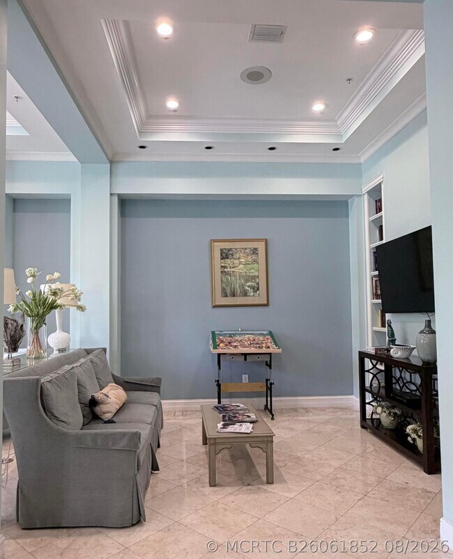 Building Photo - 630 S Sapodilla Ave