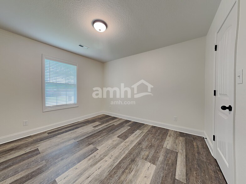 Building Photo - 7648 Applecross Rd