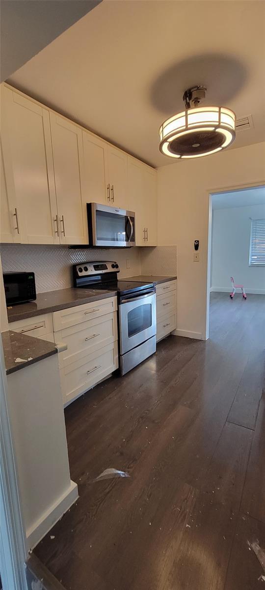 Building Photo - 1938 Fletcher St