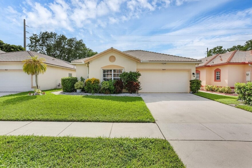 Building Photo - 7607 Colony Lake Dr