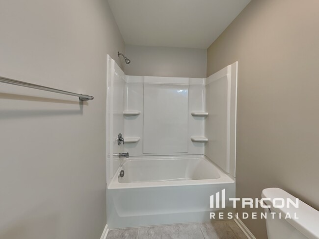 Building Photo - 426 Contentment Dr