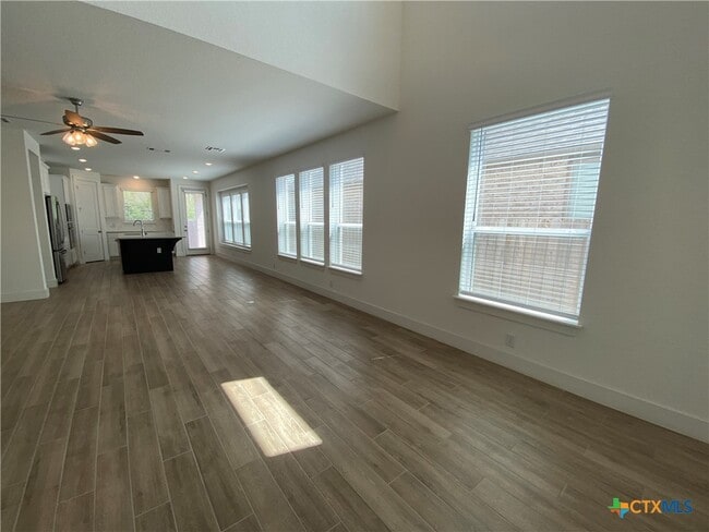 Building Photo - 1048 Easy Gruene